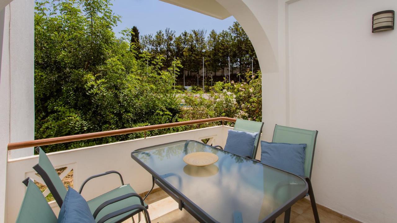 Charming Beachside Apartment W/ Pool By Lovelystay Албуфейра Екстер'єр фото