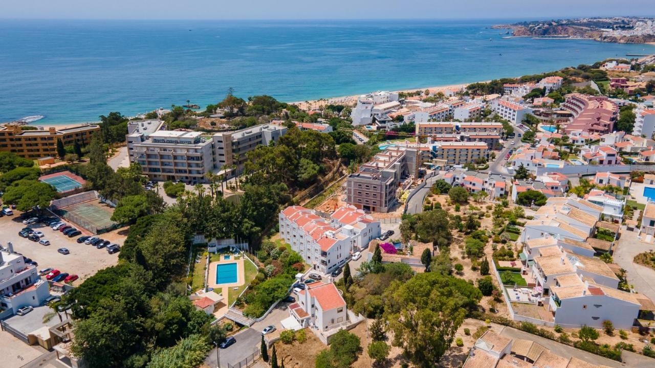 Charming Beachside Apartment W/ Pool By Lovelystay Албуфейра Екстер'єр фото